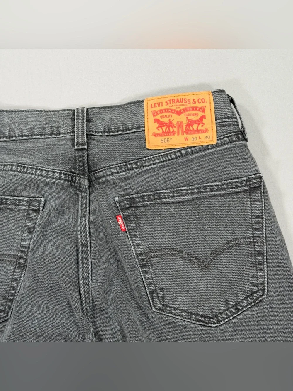Levi's 505 Regular Fit 30x30 (Fits 30x28) Faded Black Charcoal Straight Jeans